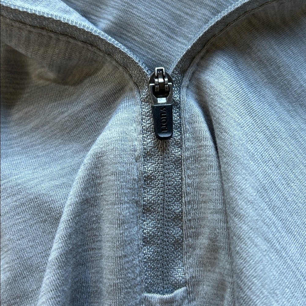 Vuori Ease Performance Half Zip Top Light Grey Lo… - image 7